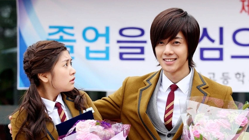 Download Playful Kiss | 2010 | Season 1 | Hindi Dubbed (ORG) | Complete All Episodes | K-Drama Tv Series | MoviesNation